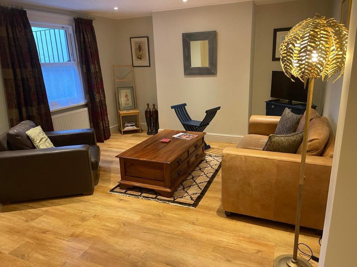 Cheltenham Central Apartment, Parking, Close Bars & Restaurants Exteriör bild